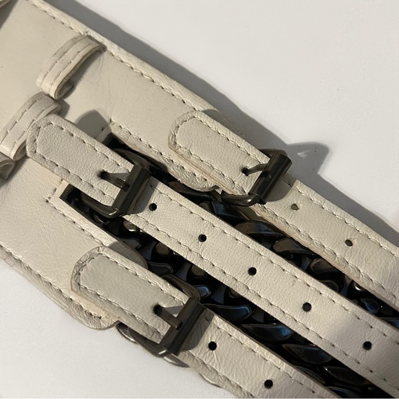 Satchin + Babi White White Leather Plastic Chain Three Loop Belt - Picture 3 of 5